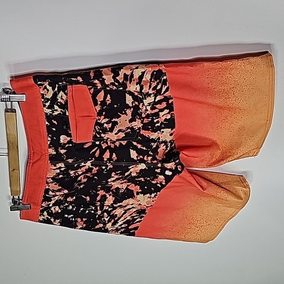 O'Neil size 34" orange and black swim shorts - Picture 3 of 6